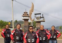 Muskab Muzakkar berdiri