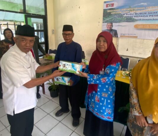 KKSS Salurkan Bantuan Susu Bernilai Rp2 Miliar di Kepulauan Seribu
